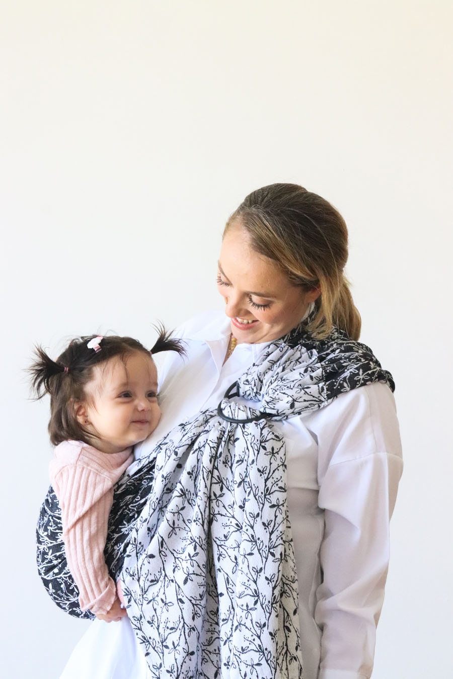 Zubu%20Ring%20Sling%20-%20Spring%20Branch%20Black%20-%20Babysling